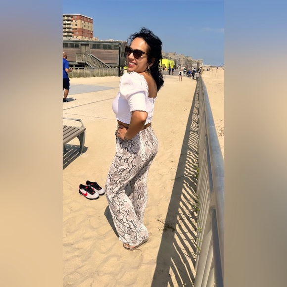 Meet your Posher, Liz - Picture 1 of 5